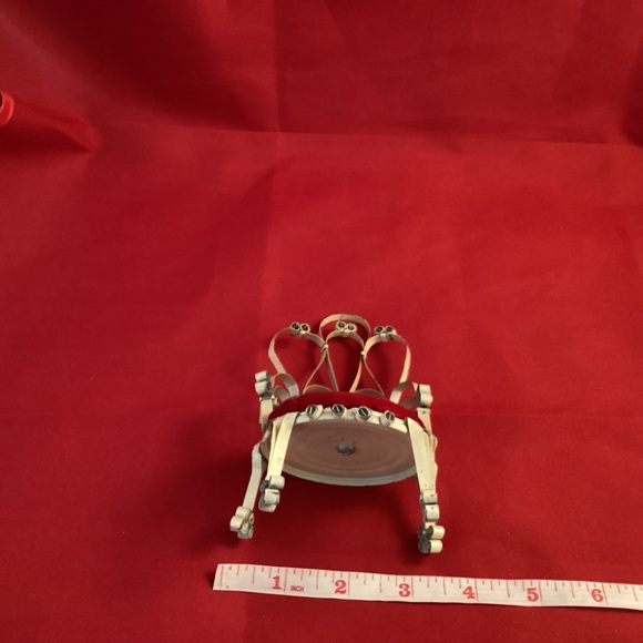 Vintage tin doll fourniture couch and chair set with red velvet cushions - Picture 9 of 10